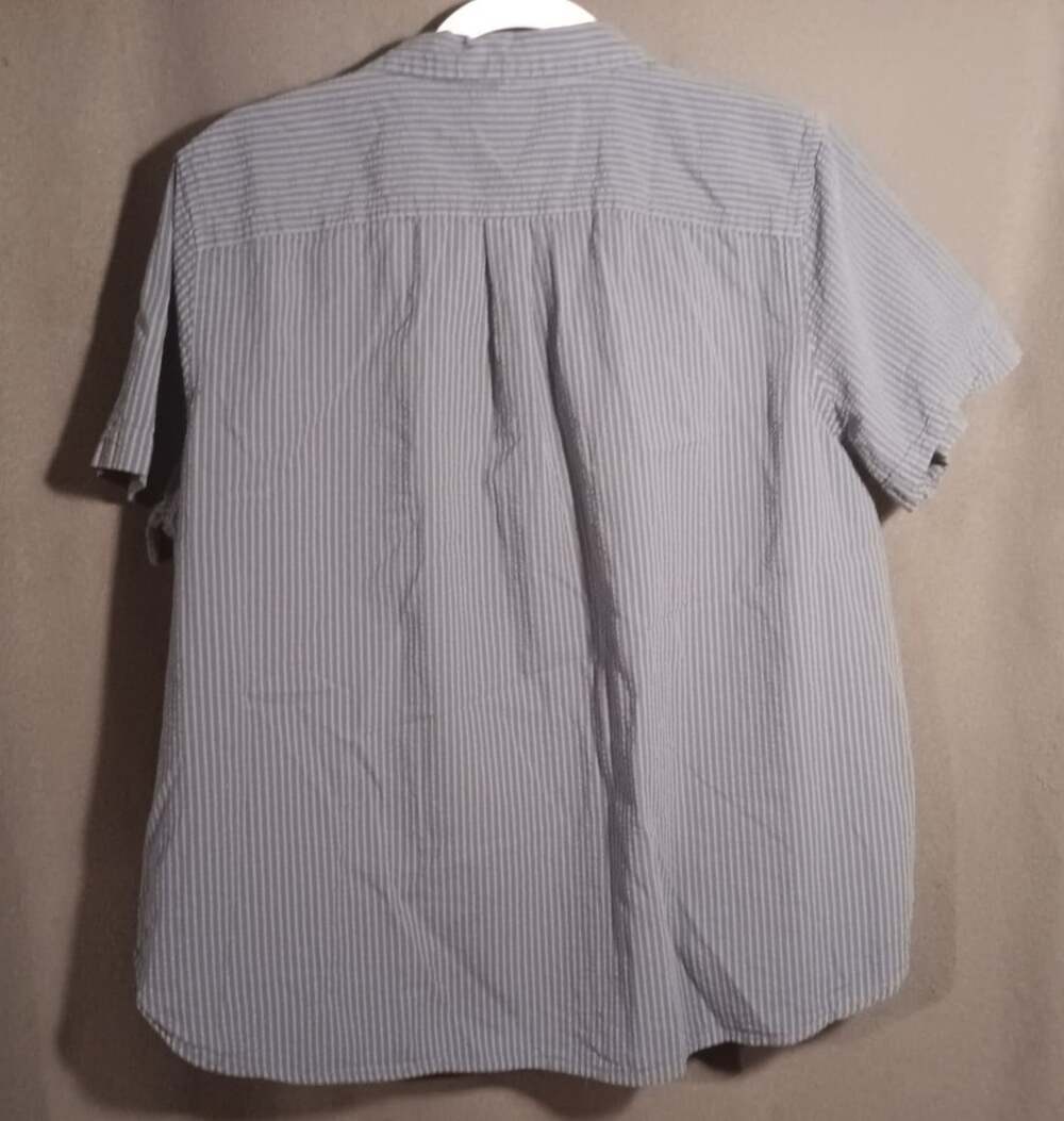 LL Bean 1X Gray Stripe Cotton Seersucker Top Women’s 1/4 Button Shirt Vacation - Picture 3 of 4